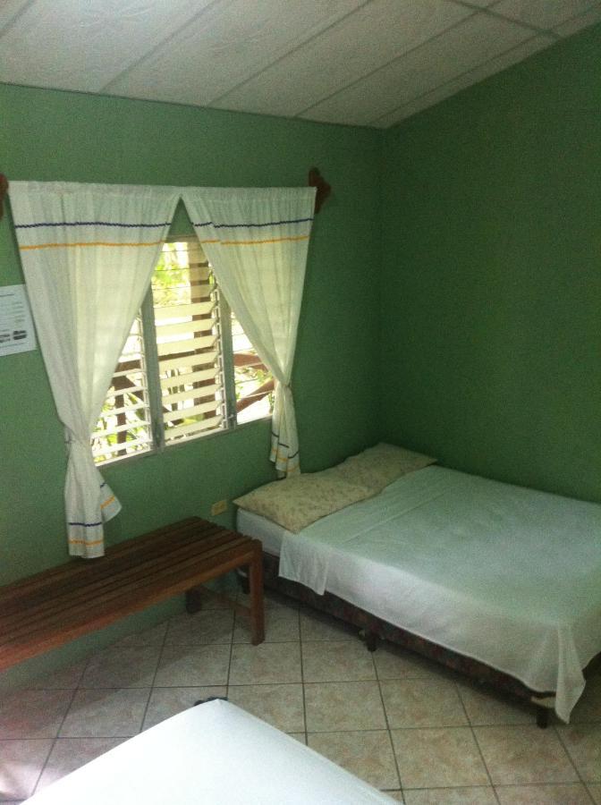 Guest House Posada Ixchel El Remate Exterior photo